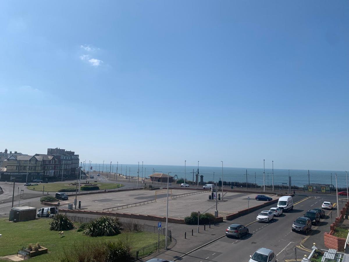 Willshaw Suites For Families Over 25 Only Blackpool Extérieur photo