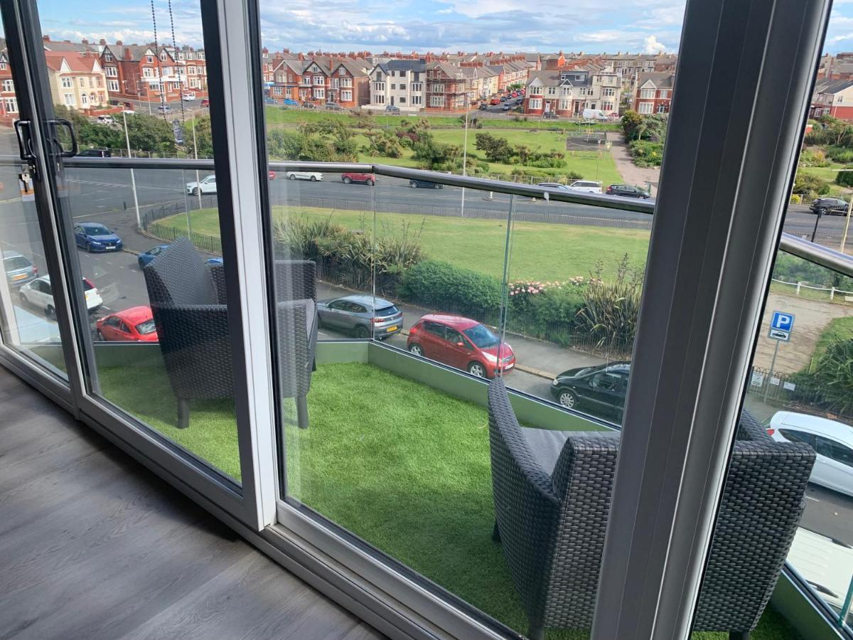 Willshaw Suites For Families Over 25 Only Blackpool Extérieur photo