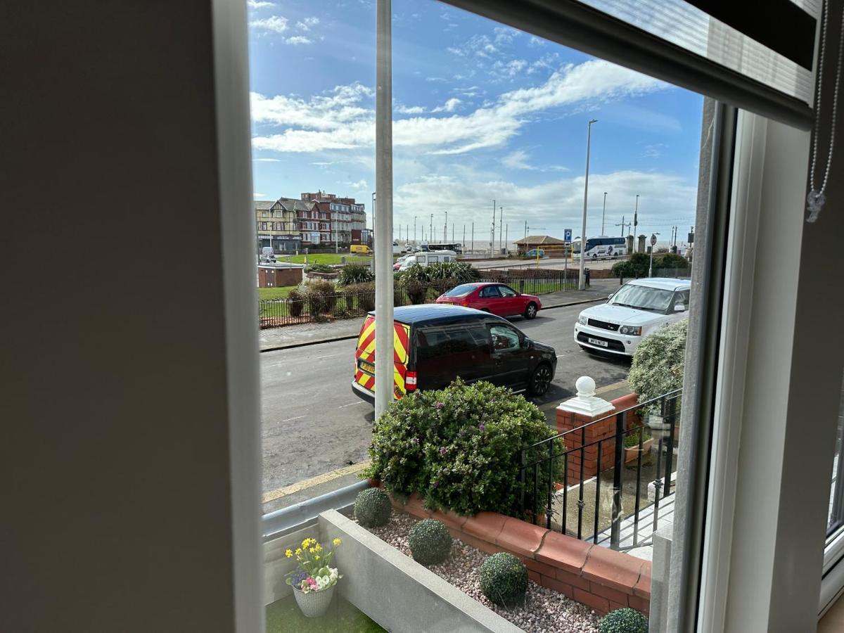 Willshaw Suites For Families Over 25 Only Blackpool Extérieur photo